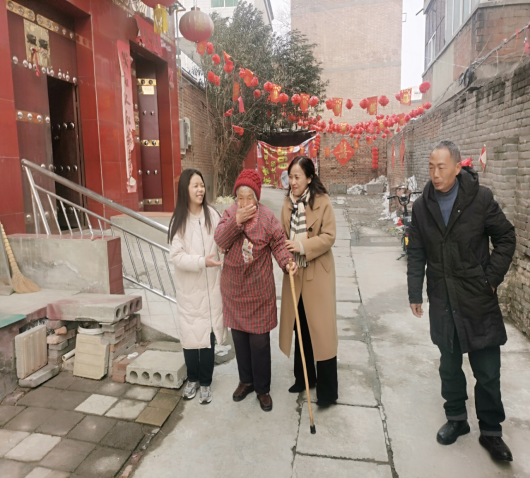 瑟瑟冬日 暖暖溫情——公司黨委、工會(huì)開展“送溫暖、送祝?！被顒?dòng)